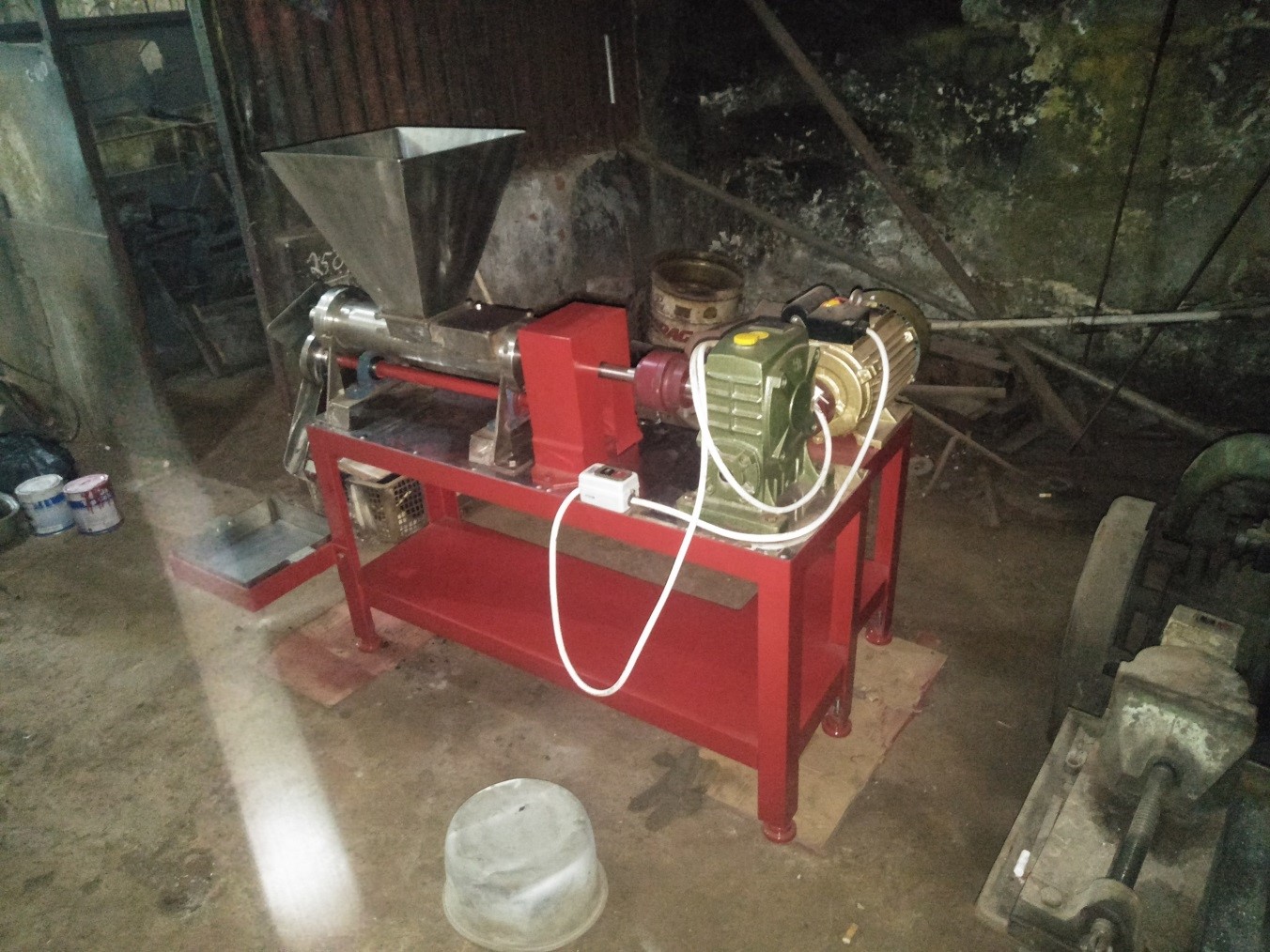 Mesin Briket Arang Batok Kelapa