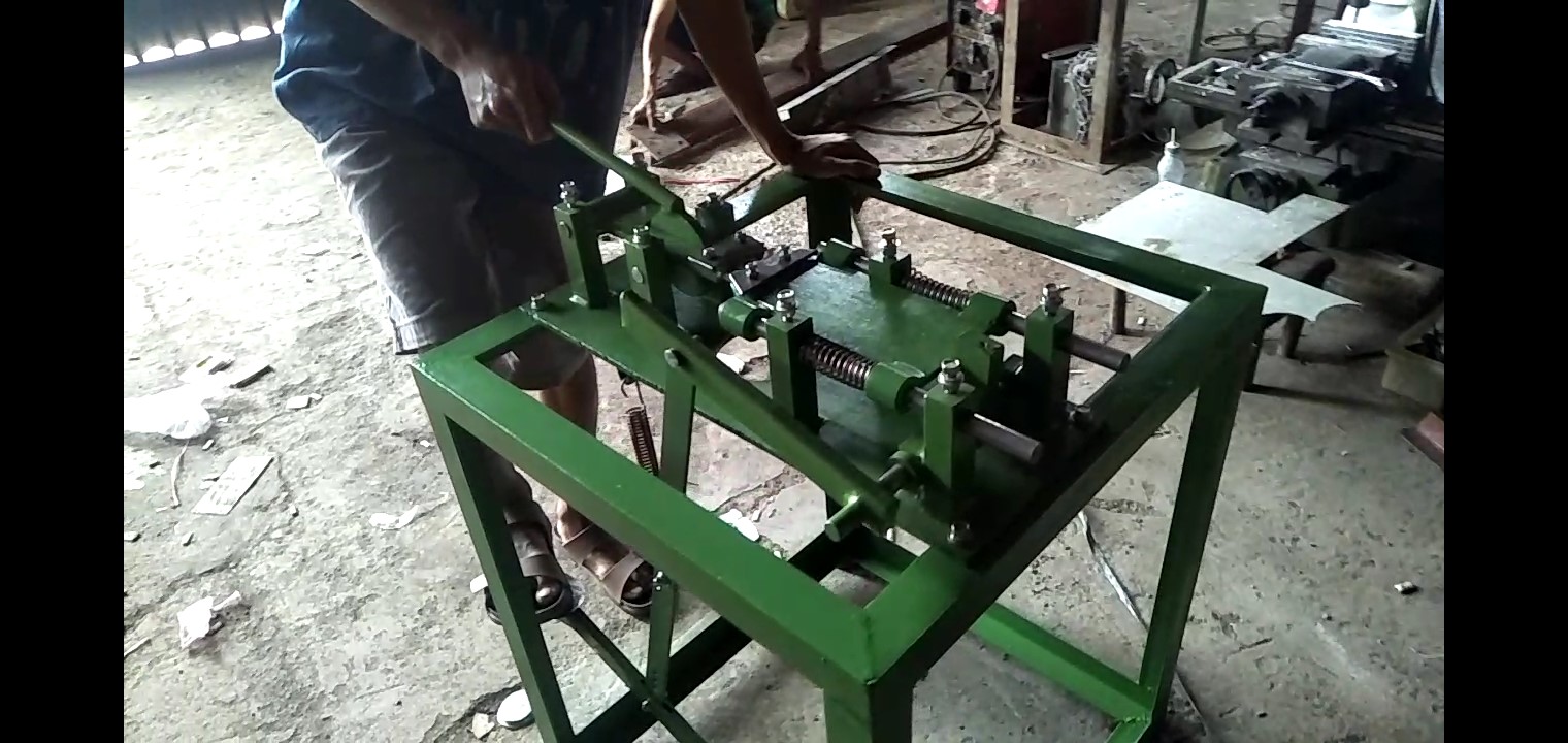 Mesin Kupas Kulit Biji Mete