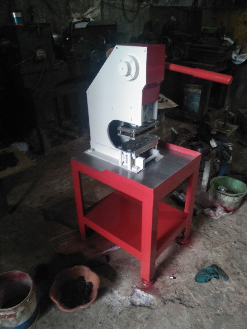 Mesin Press Universal